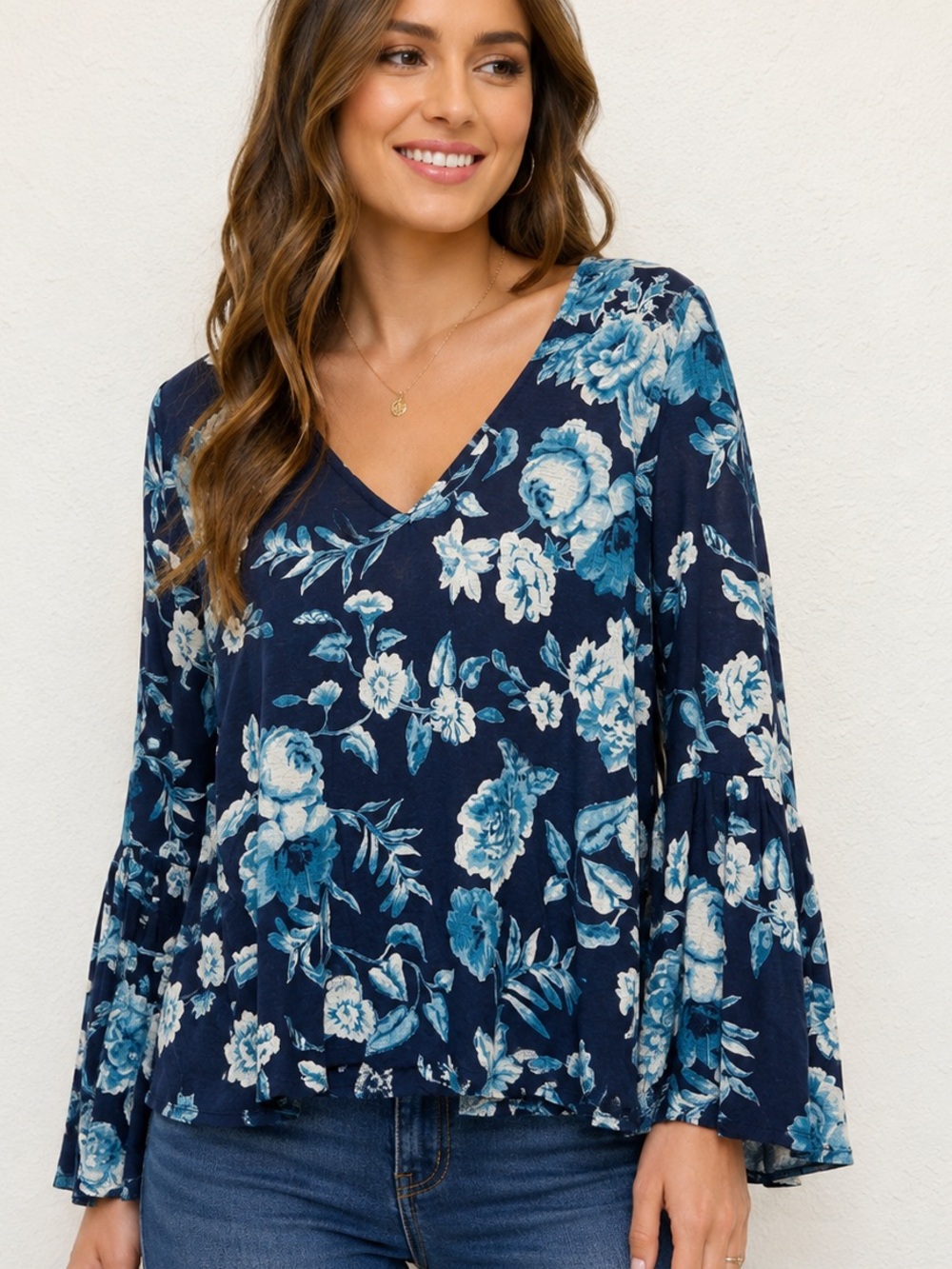 Lucky‎ Brand Linen viscose blend Navy Floral V-Neck Bell Sleeve Blouse M